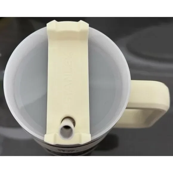 Stanley Adventure Quencher 40oz‎ Tumbler- CREAM - Picture 3 of 4